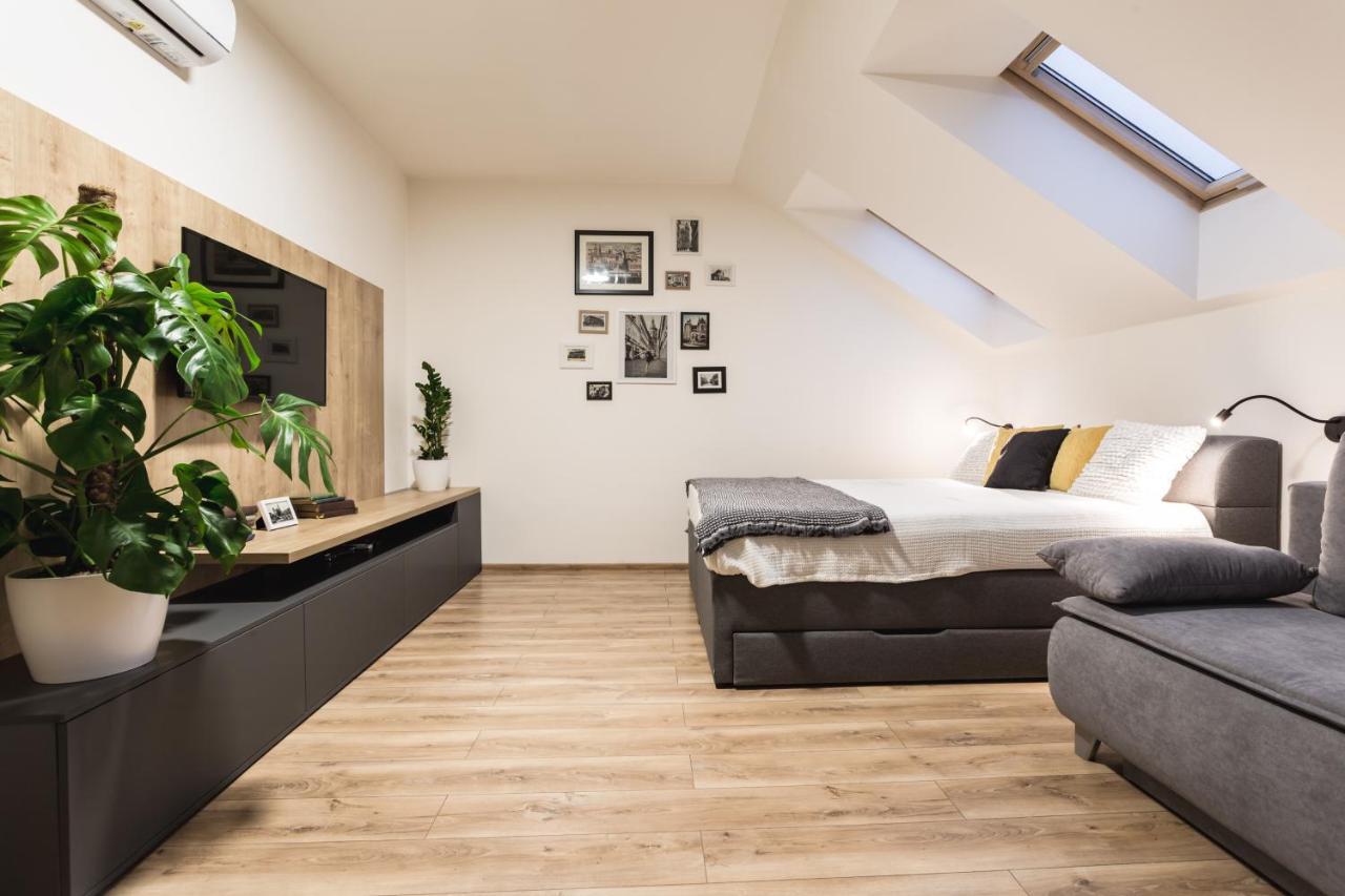 Flexihome Sk - Komenskeho - Private Parking Spot - Ultra Modern And Stylish Кошице Экстерьер фото