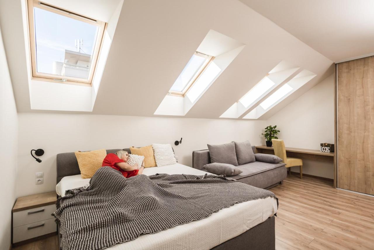 Flexihome Sk - Komenskeho - Private Parking Spot - Ultra Modern And Stylish Кошице Экстерьер фото